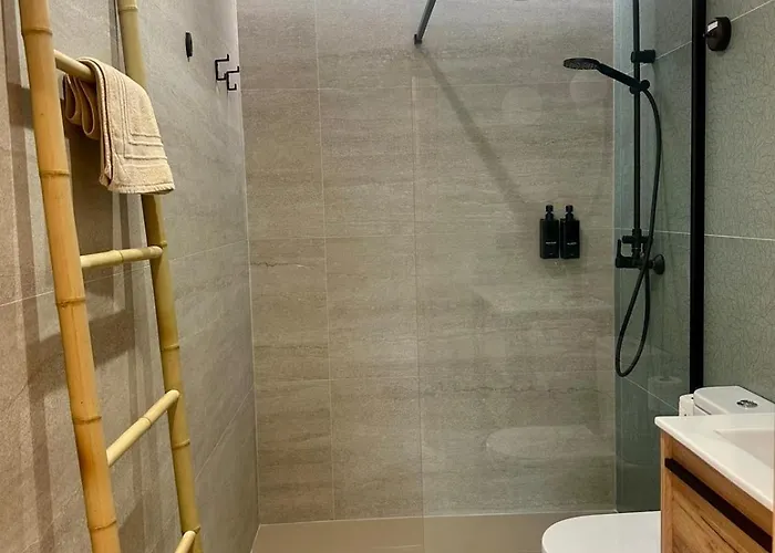 Alpha Estudios, Turisticos Lejlighed *